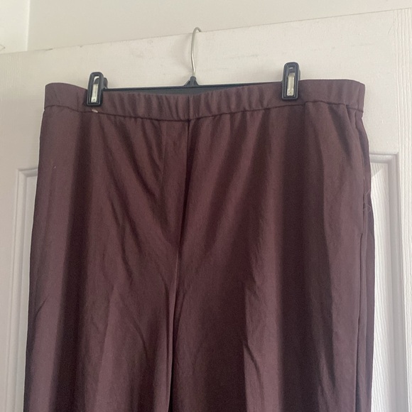 Linen Capri - Picture 2 of 6